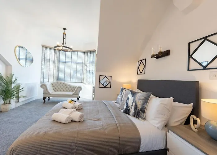 Richmond Retreat - Luxurious And Comfortable Spacious 2 Floor Apartment
